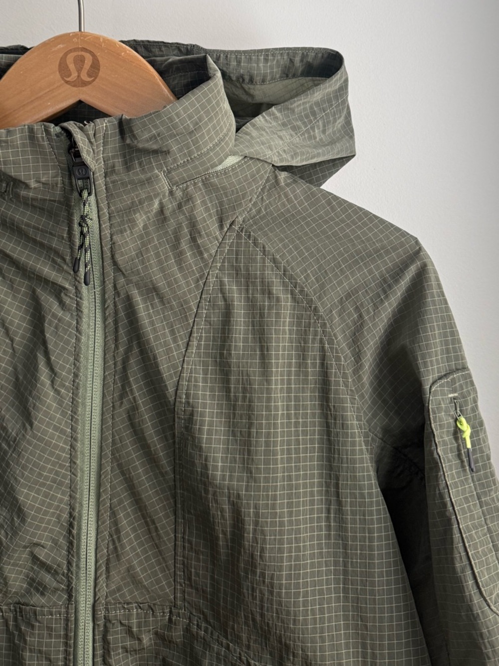 lululemon convertible hiking jacket - Picture 4 of 16